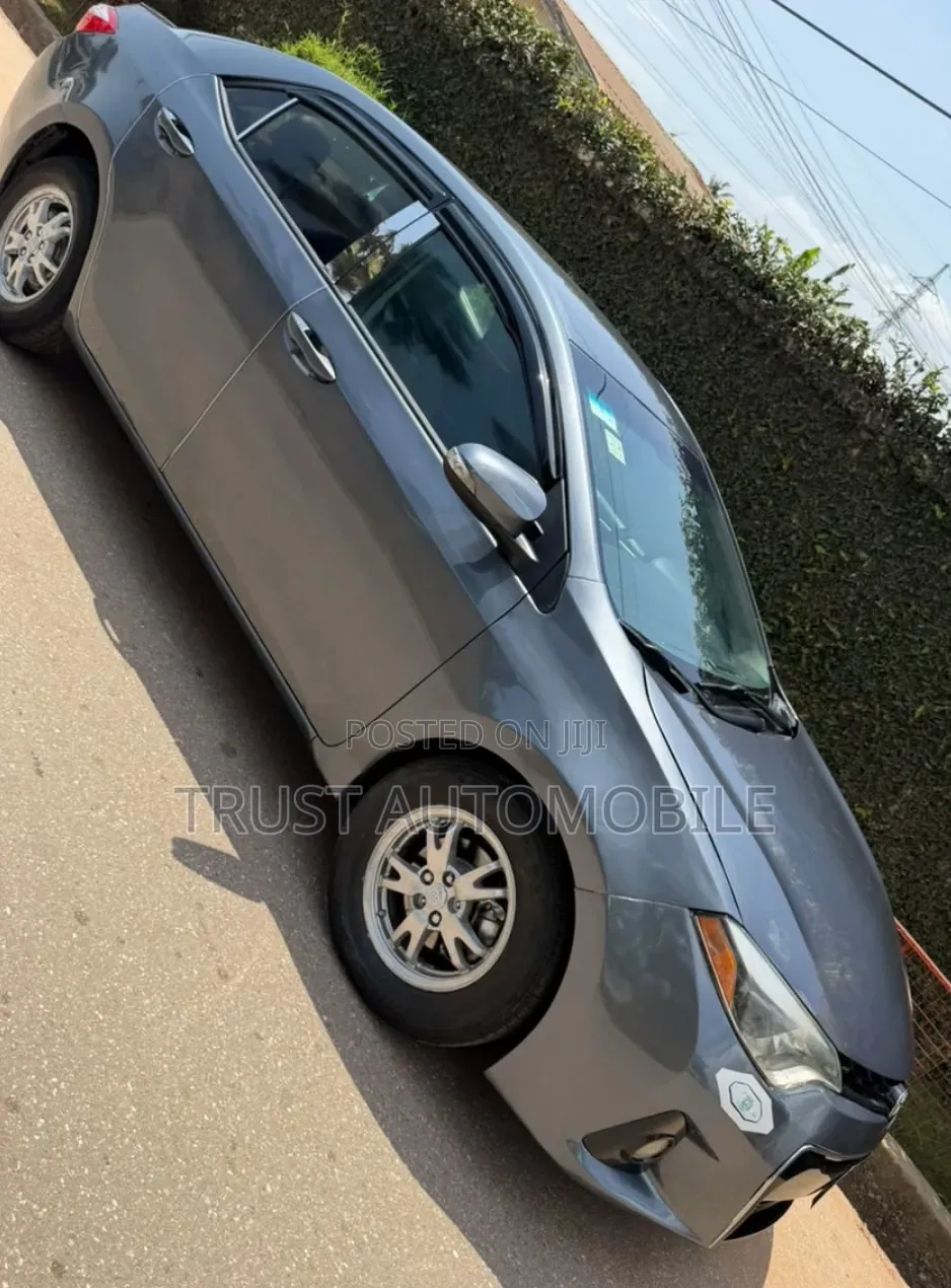 Toyota Corolla 2016 Gray