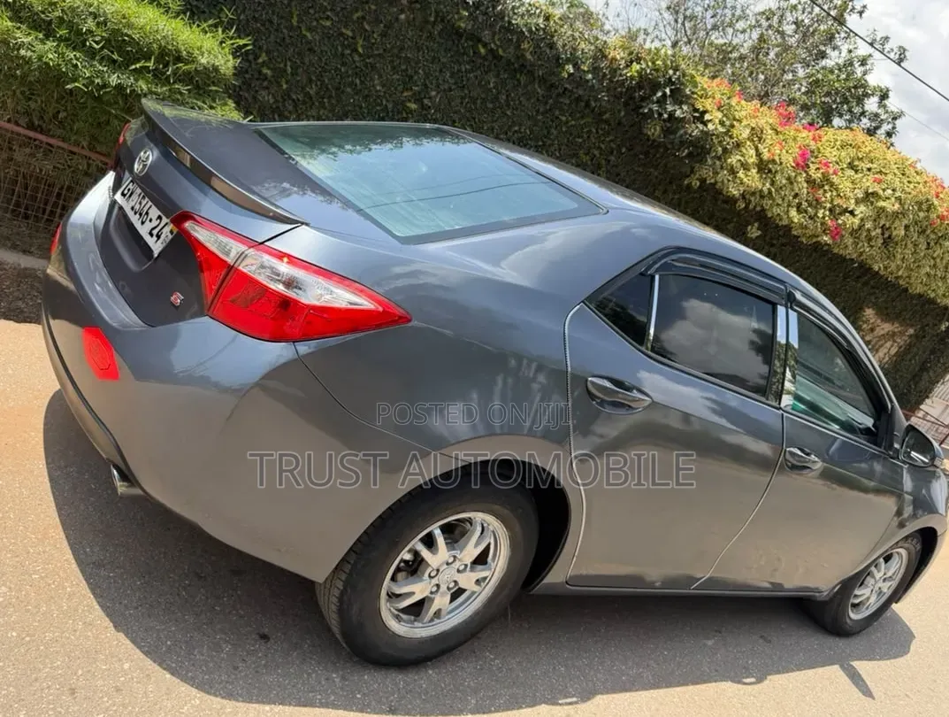 Toyota Corolla 2016 Gray