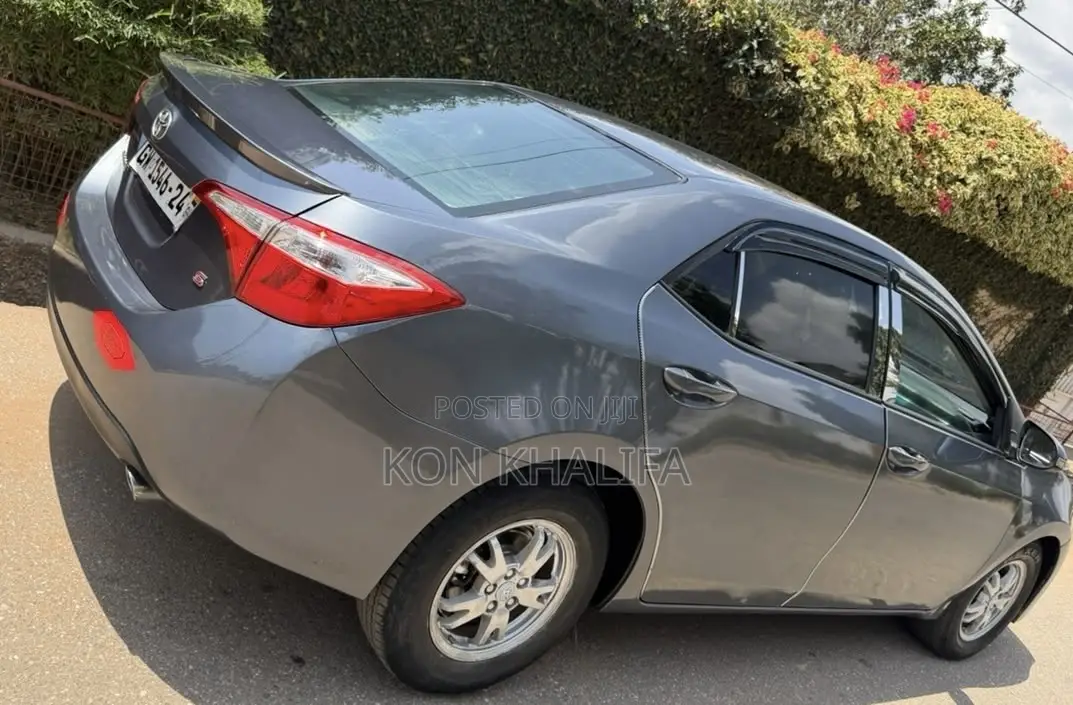 Toyota Corolla 2015 Gray