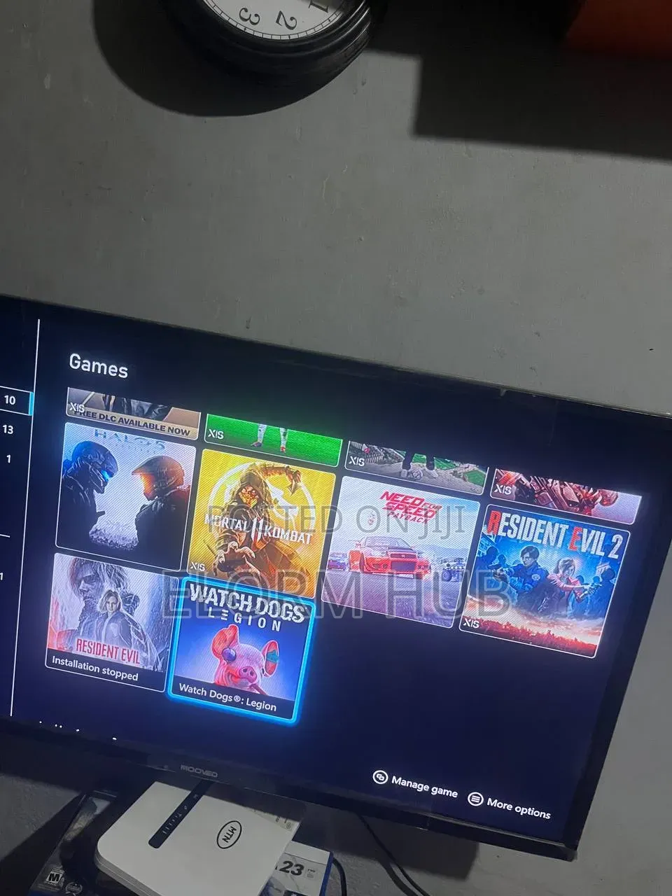 Xbox Series X With One Controller and 10 Offline Games