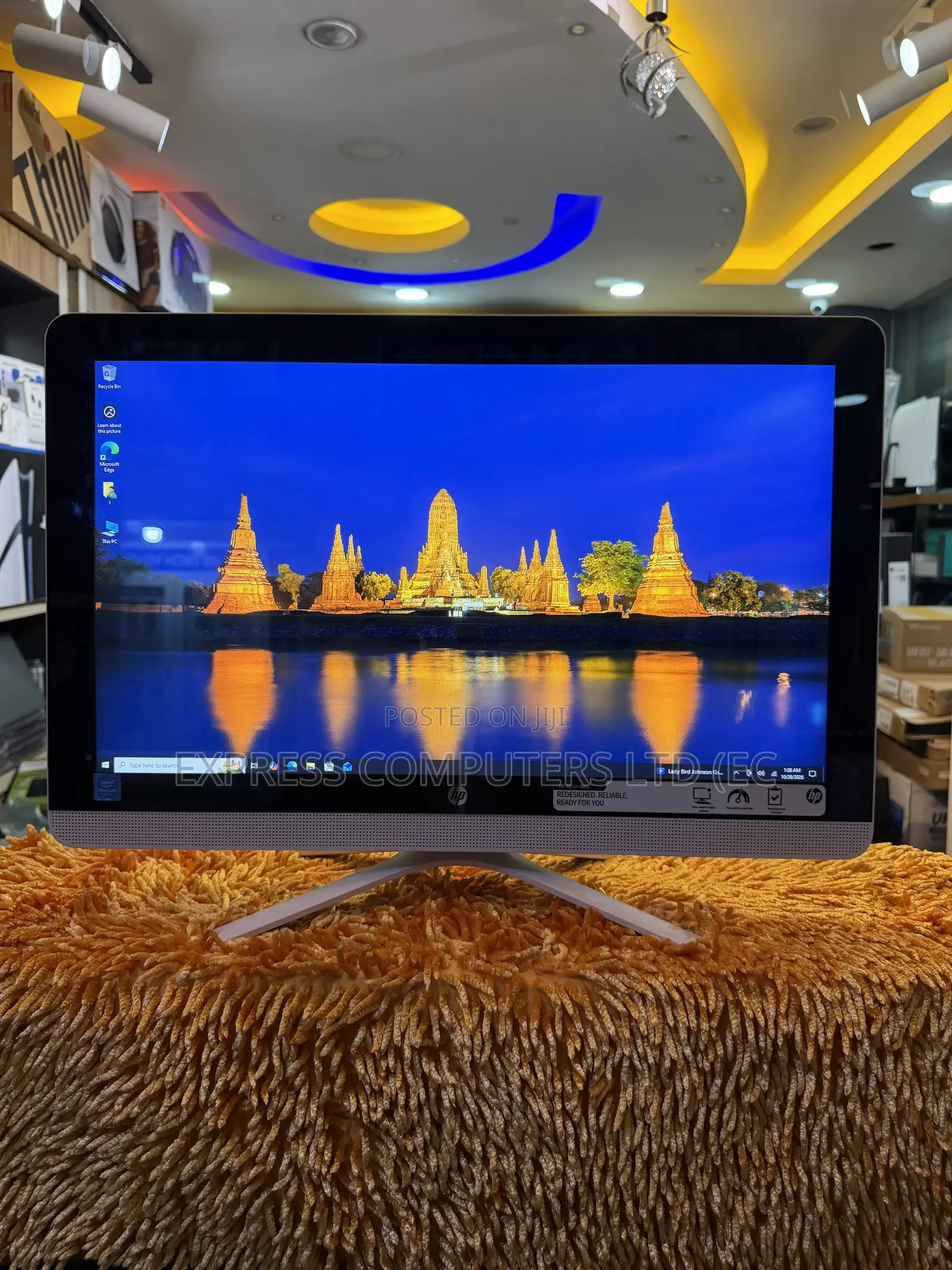Desktop Computer HP 200 G4 22 All-in-One 8GB Intel SSD 128GB