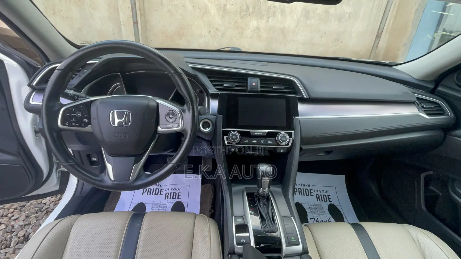 Honda Civic Touring 4dr Sedan (1.5L 4cyl) 2017 White
