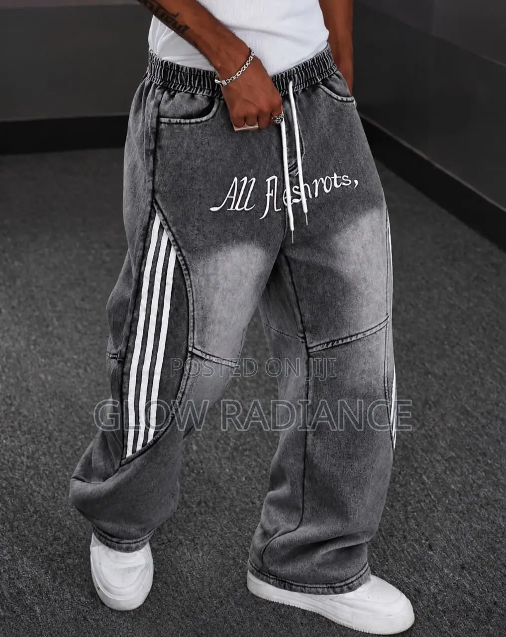 Black Washed Baggy Cargo Jeans – Streetwear Edition