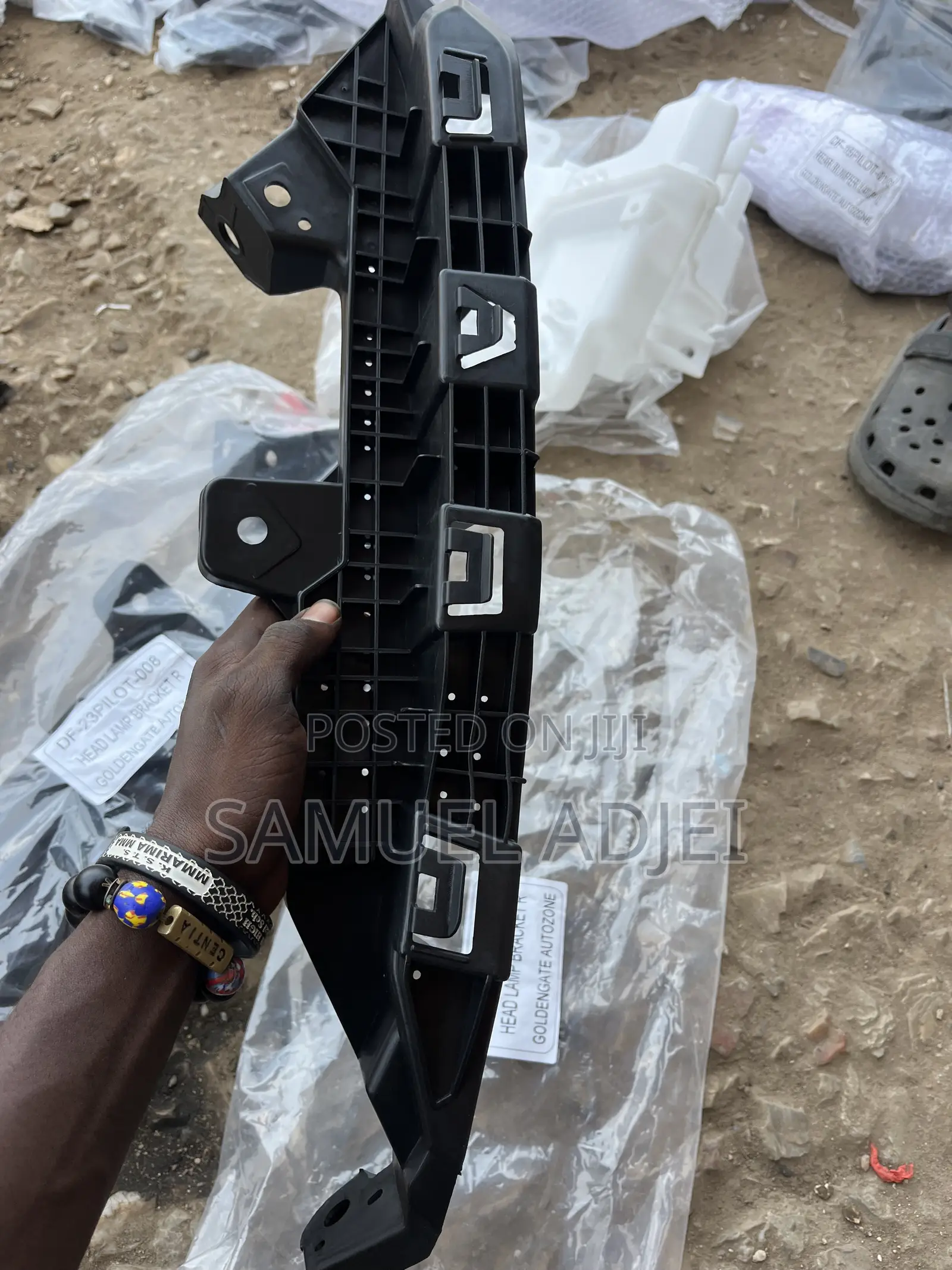 Honda Pilot 2023 to 2025 Headlight Seat.