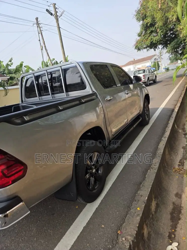 Toyota Hilux 2018 Gray