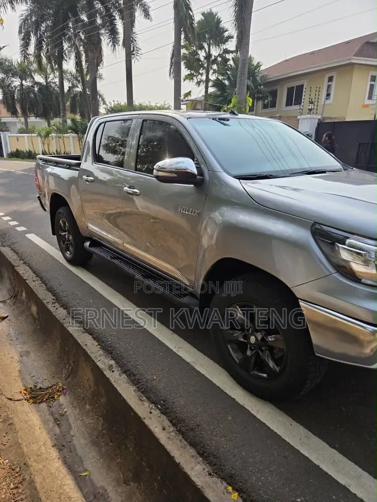 Toyota Hilux 2018 Gray