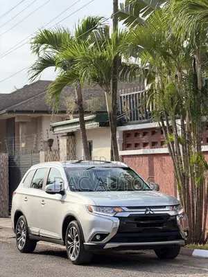 Mitsubishi Outlander 2.4 PHEV AWD 2018 Silver