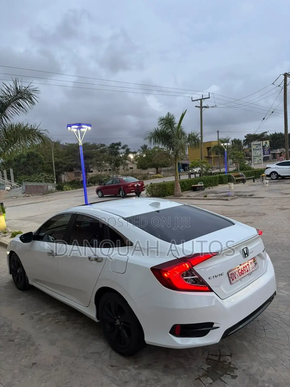 Honda Civic Touring 4dr Sedan (1.5L 4cyl) 2017 White