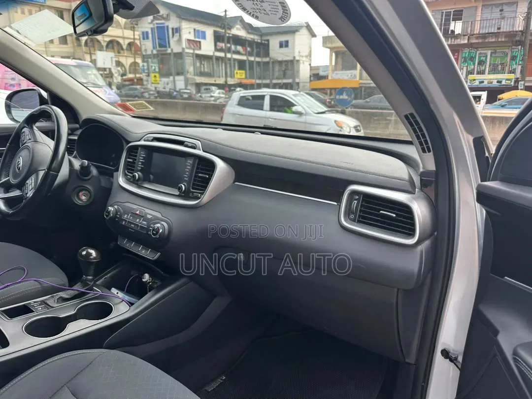 Kia Sorento 2017 Silver