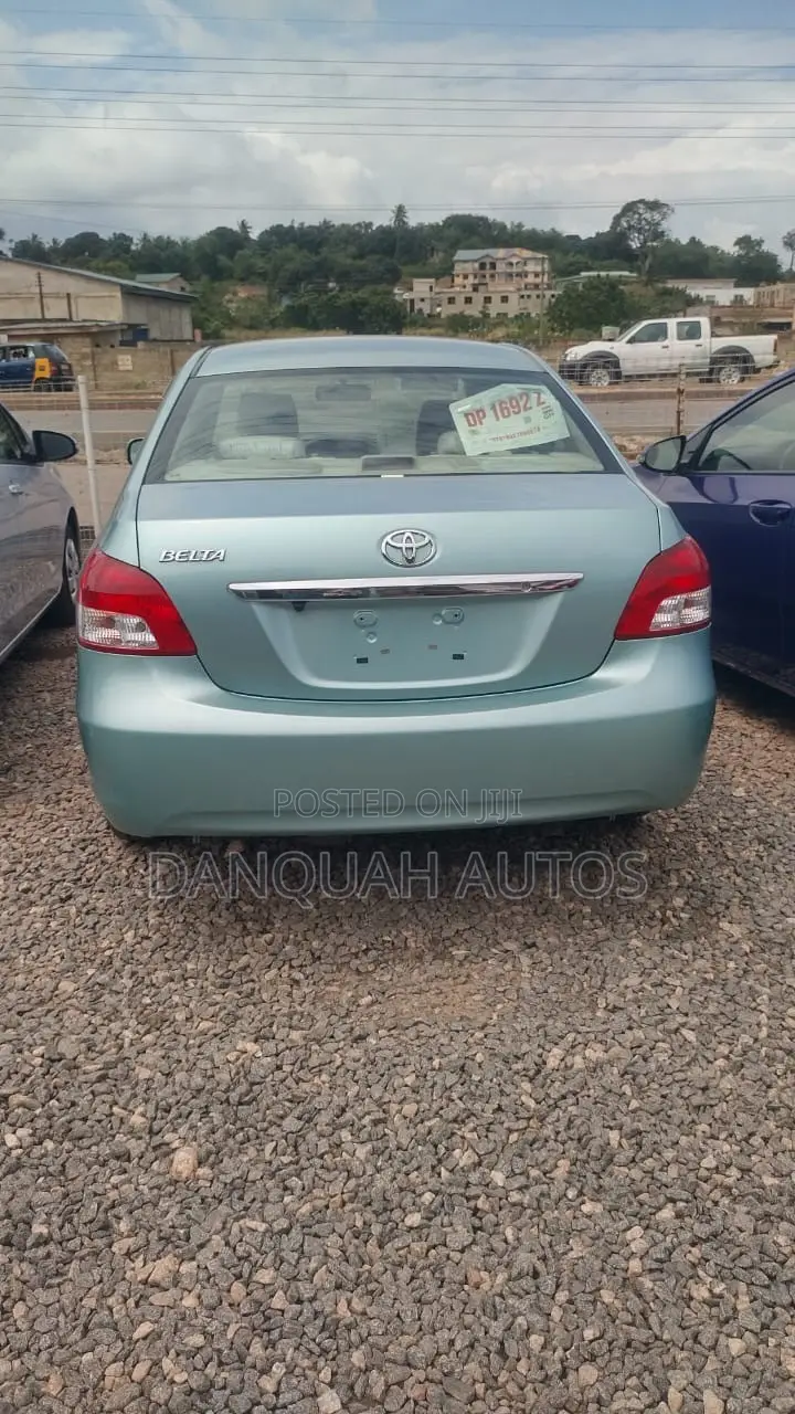 Toyota Belta 2010 Green