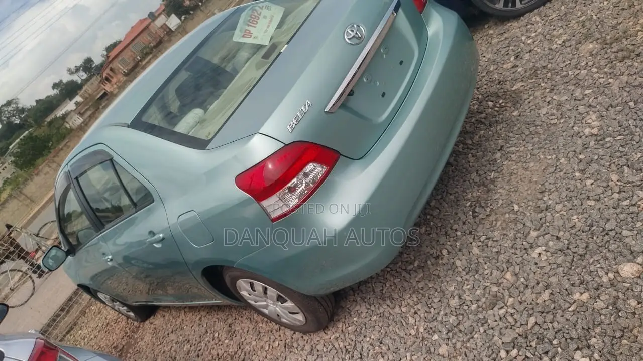 Toyota Belta 2010 Green