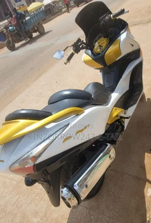 Honda Gold Wing 2023 White