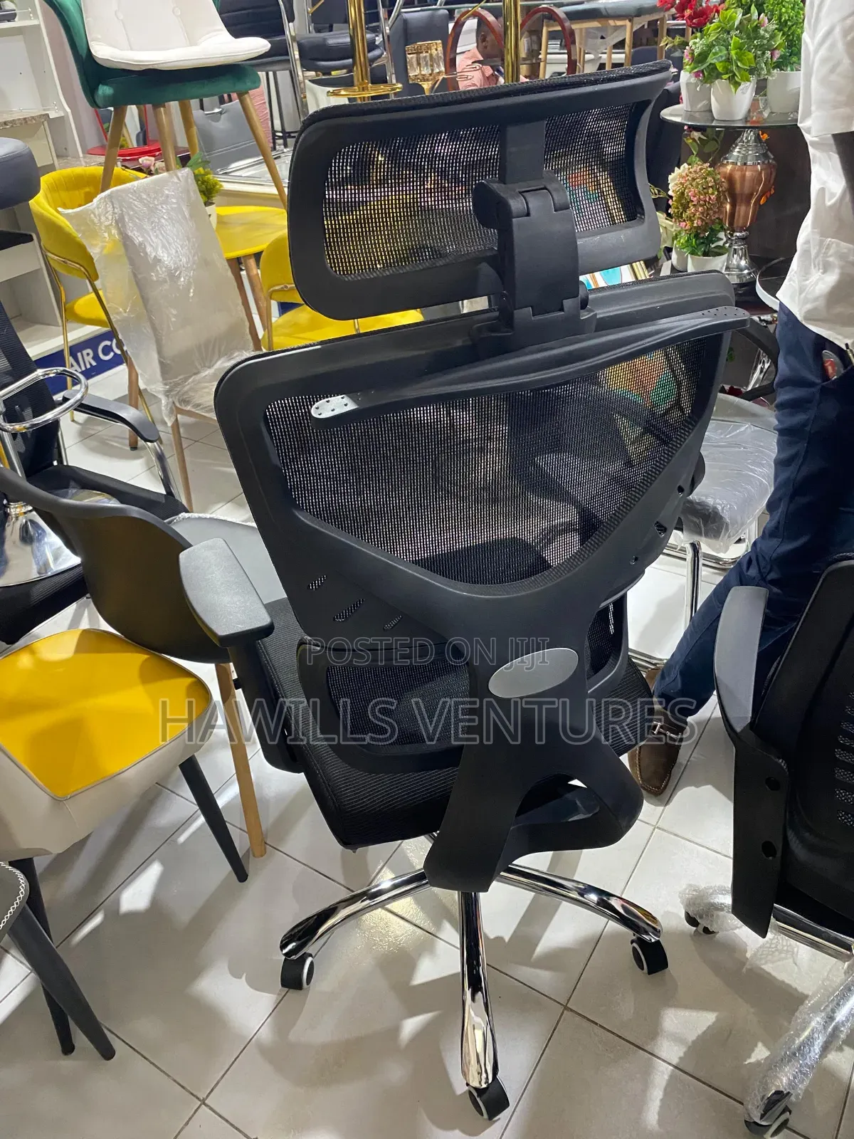 High-Back Ergonomic Mesh Swivel Chair 3D Adjustable Armrest.
