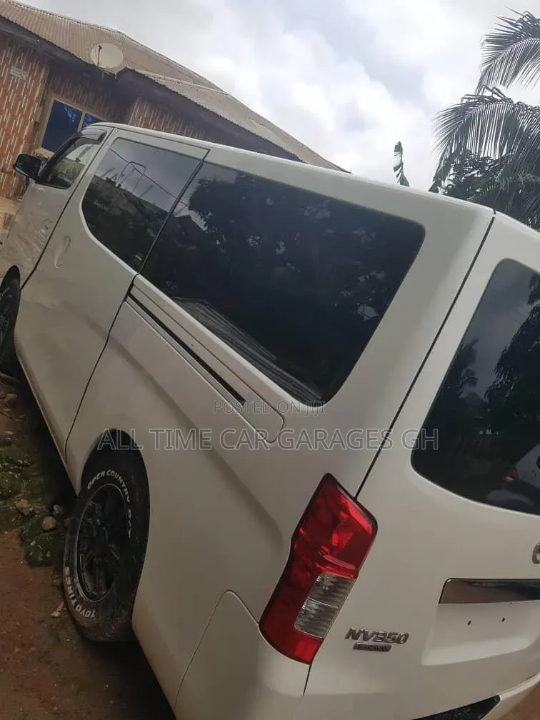 Nissan Caravan 2018 White