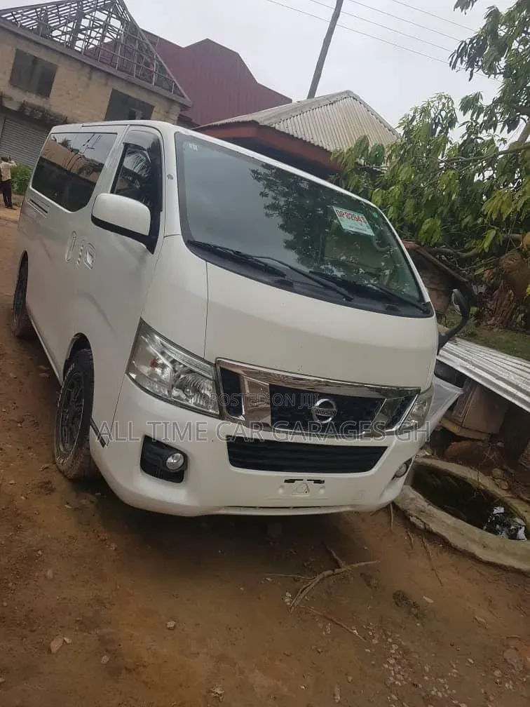 Nissan Caravan 2018 White