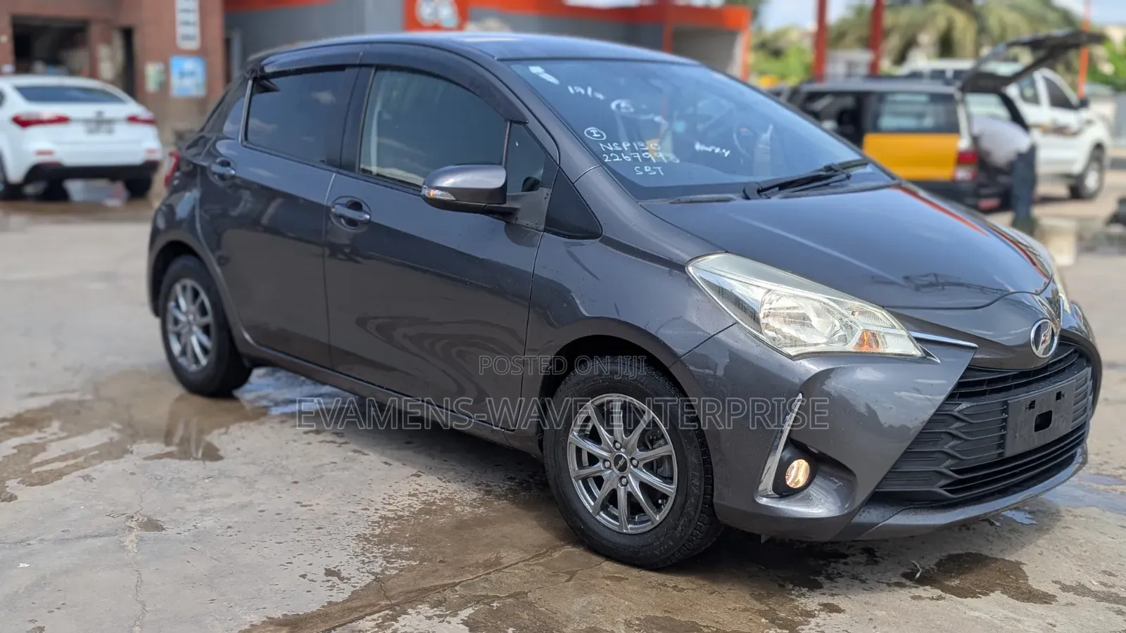 Toyota Vitz 1.3 FWD 5dr 2017 Gray