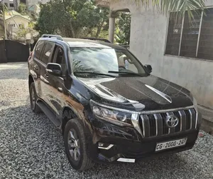Toyota Land Cruiser Prado 2011 Black