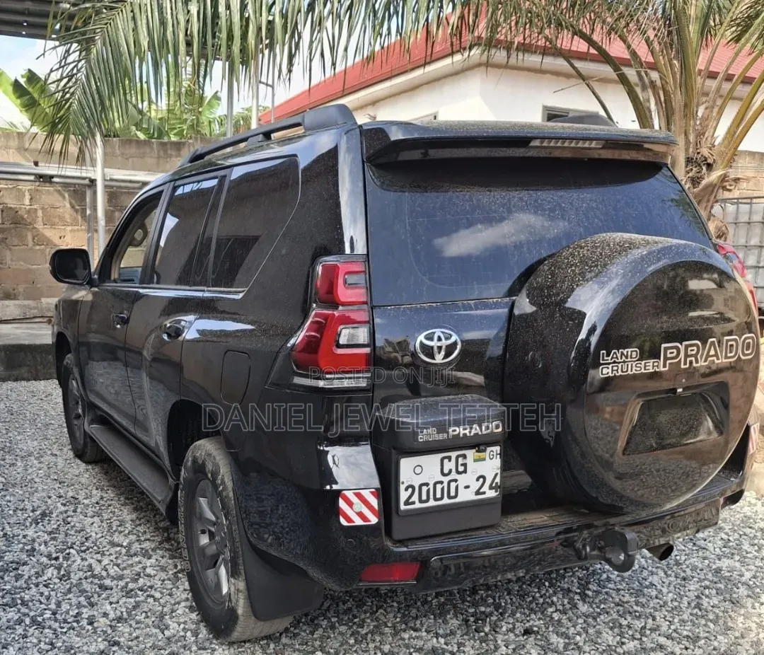 Toyota Land Cruiser Prado 2011 Black