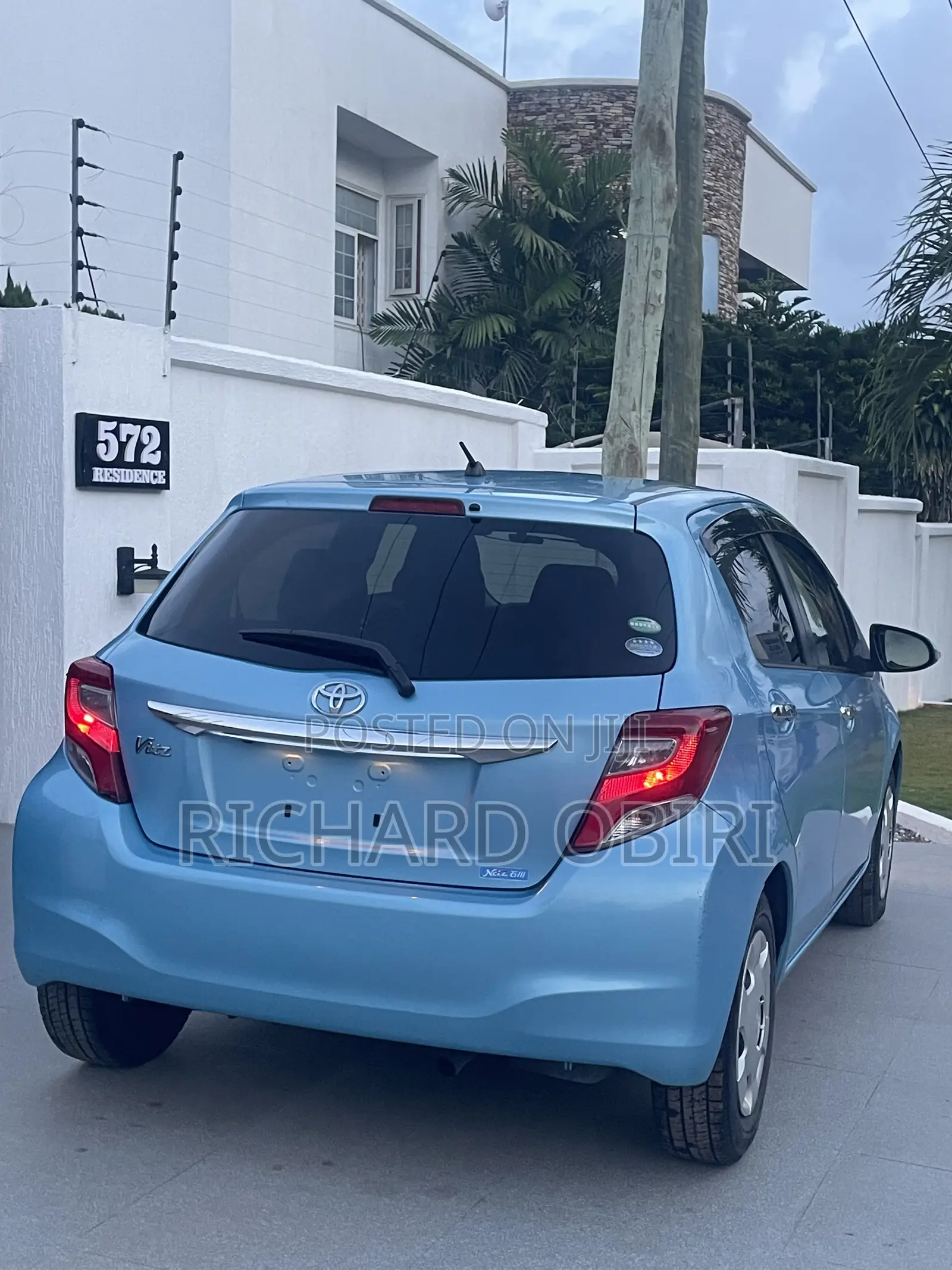 Toyota Vitz 1.3 AWD 5dr 2016 Blue