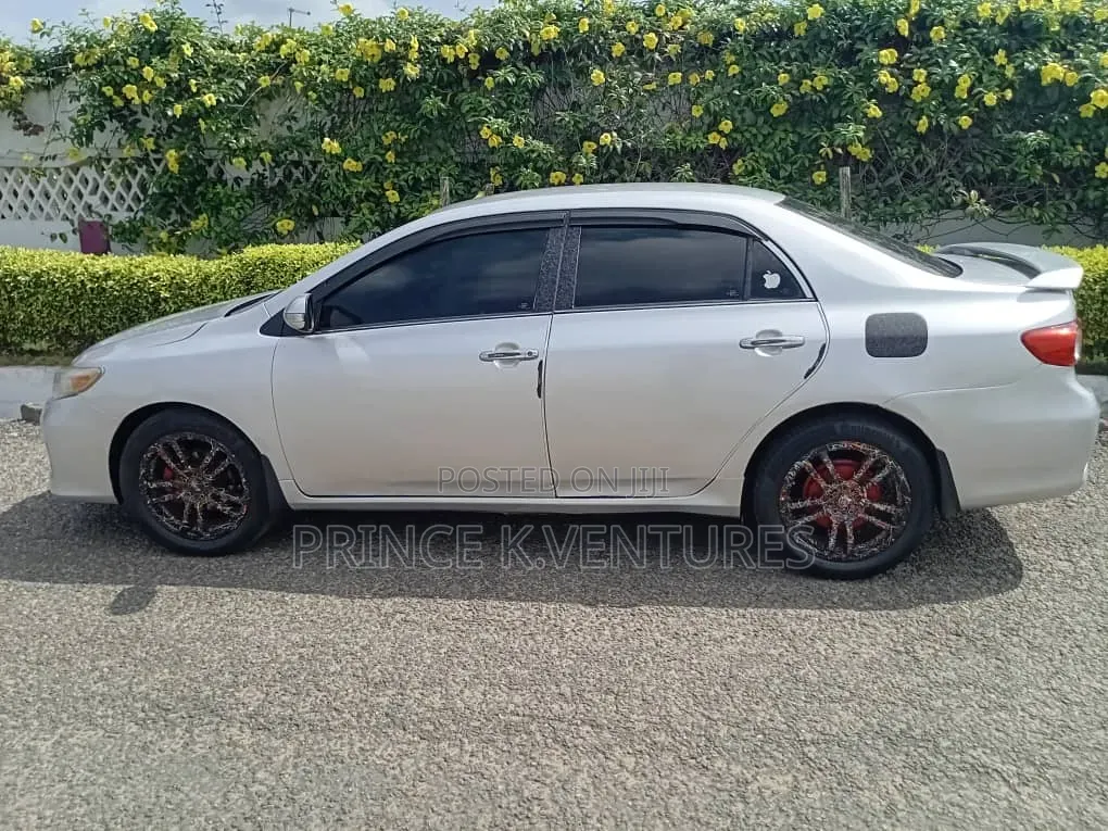 Toyota Corolla S 5-Speed 2013 Silver