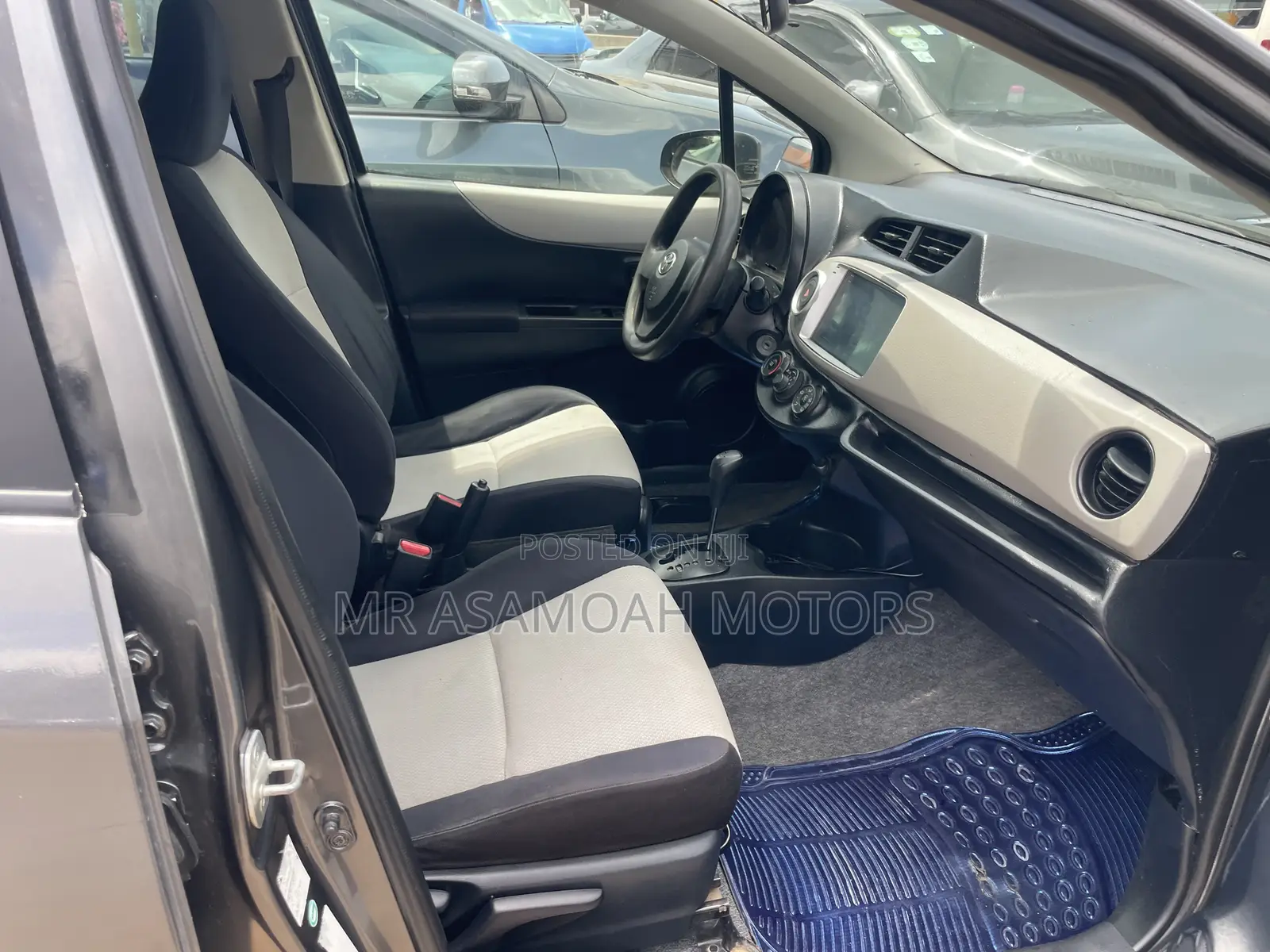Toyota Vitz 1.0 FWD 3dr 2012 Gray