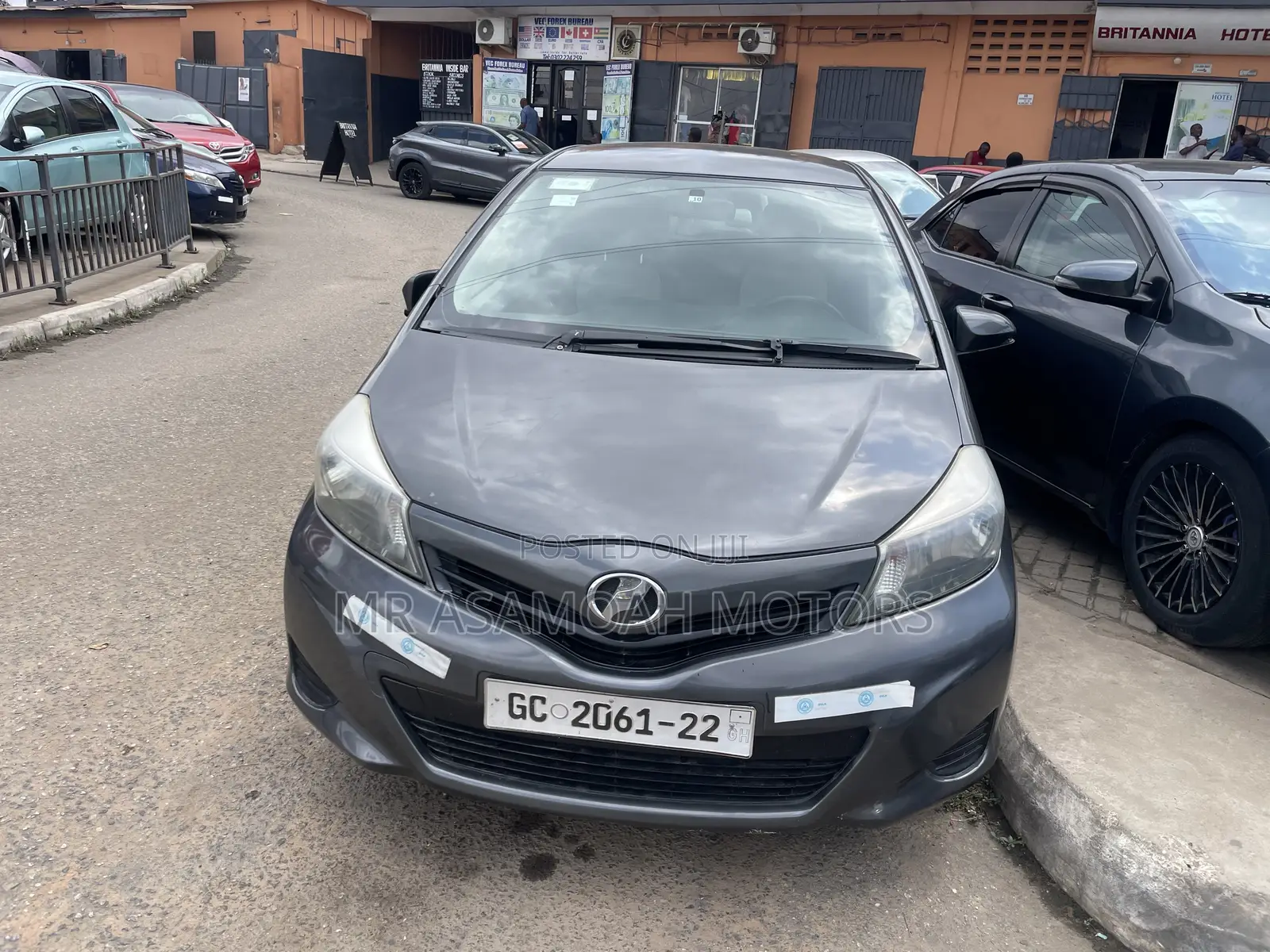 Toyota Vitz 1.0 FWD 3dr 2012 Gray