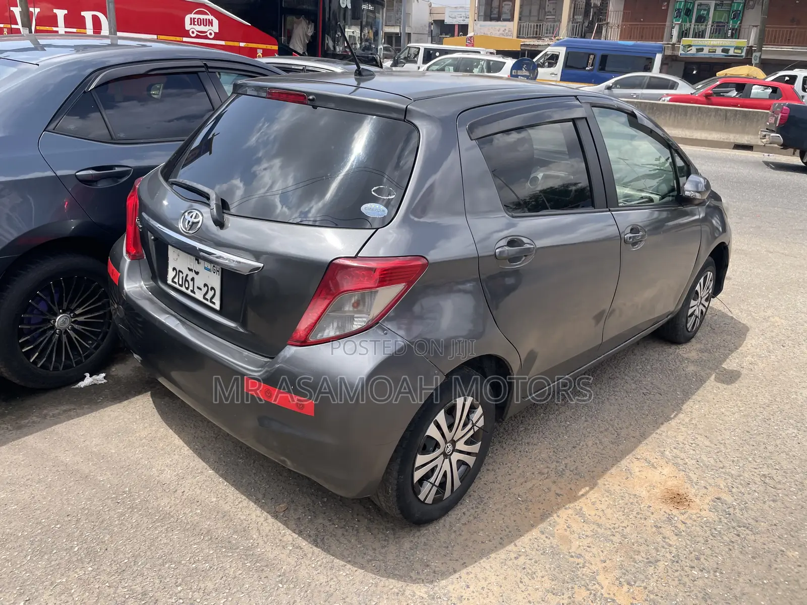 Toyota Vitz 1.0 FWD 3dr 2012 Gray