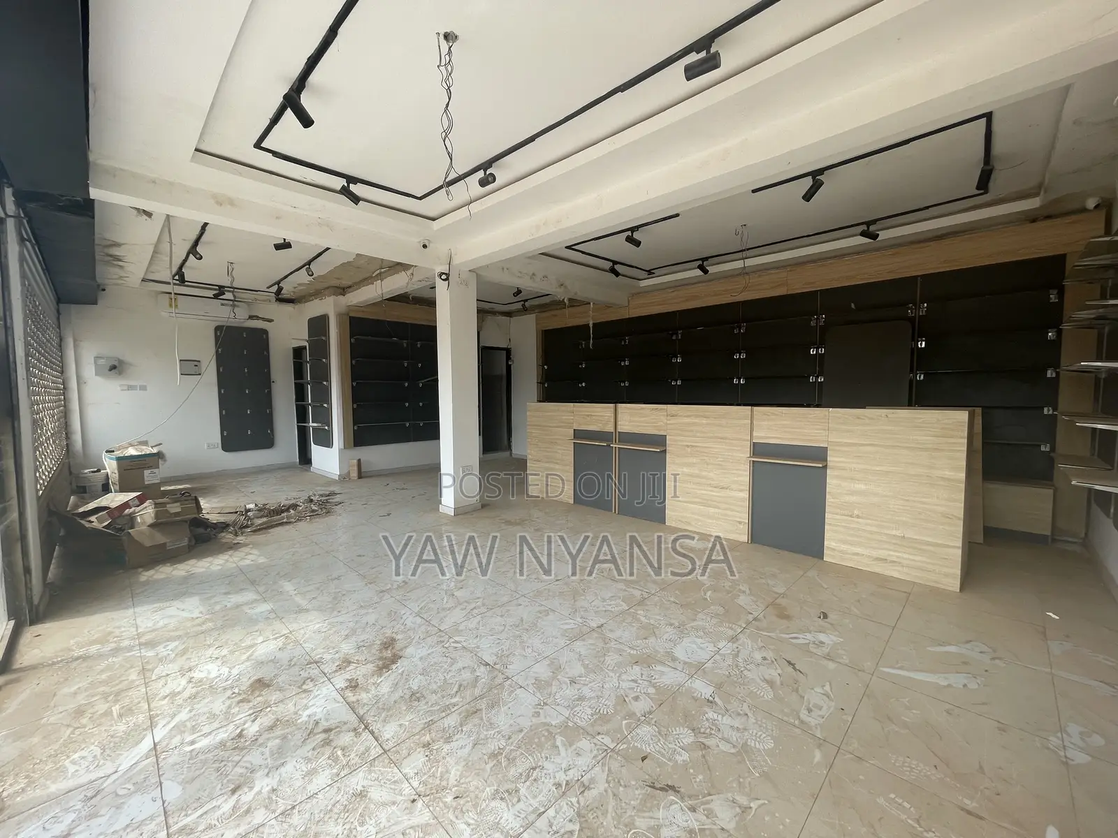 Shop for Rent at Leakside