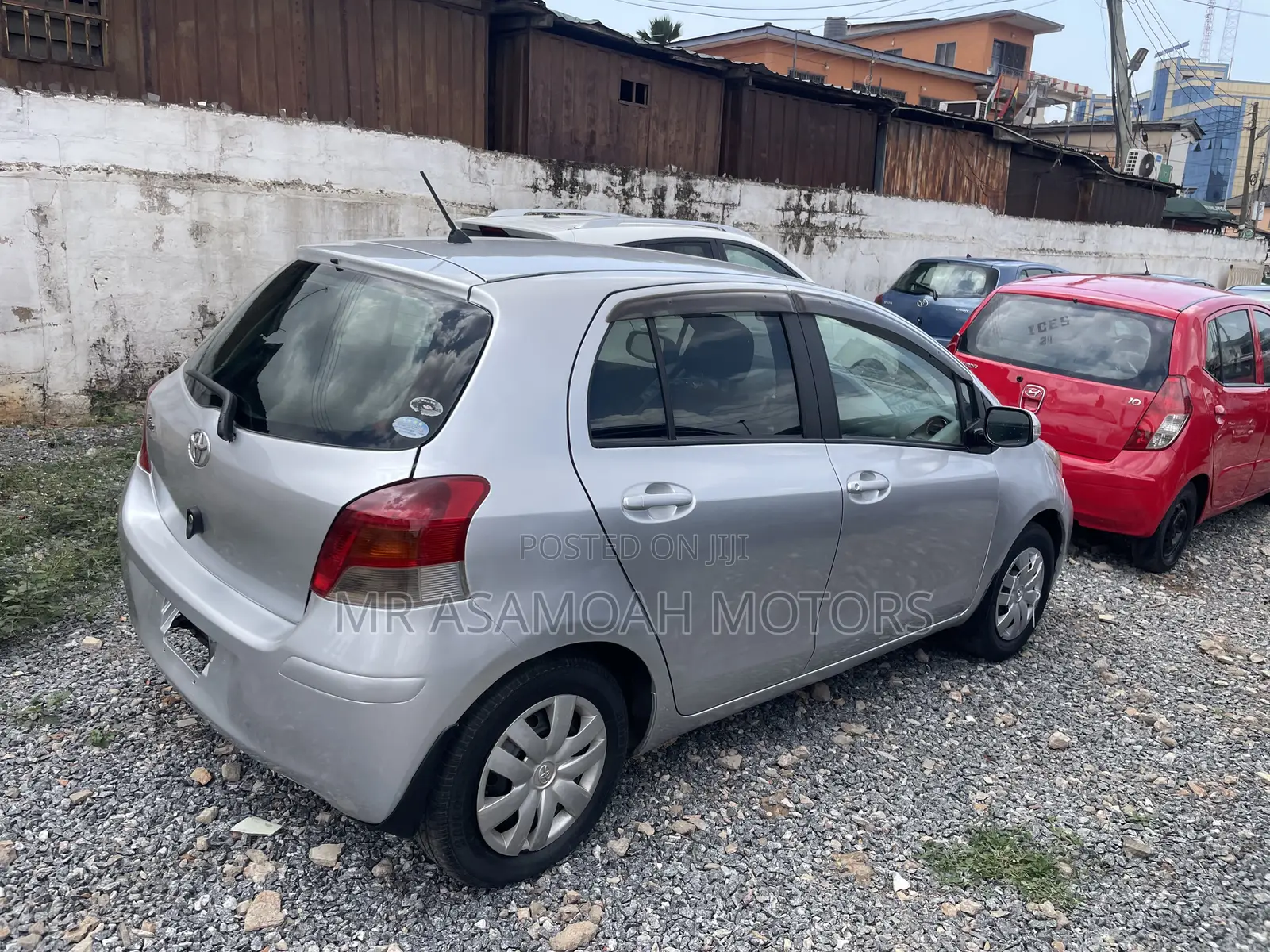 Toyota Vitz 1.5 FWD 3dr 2010 Silver