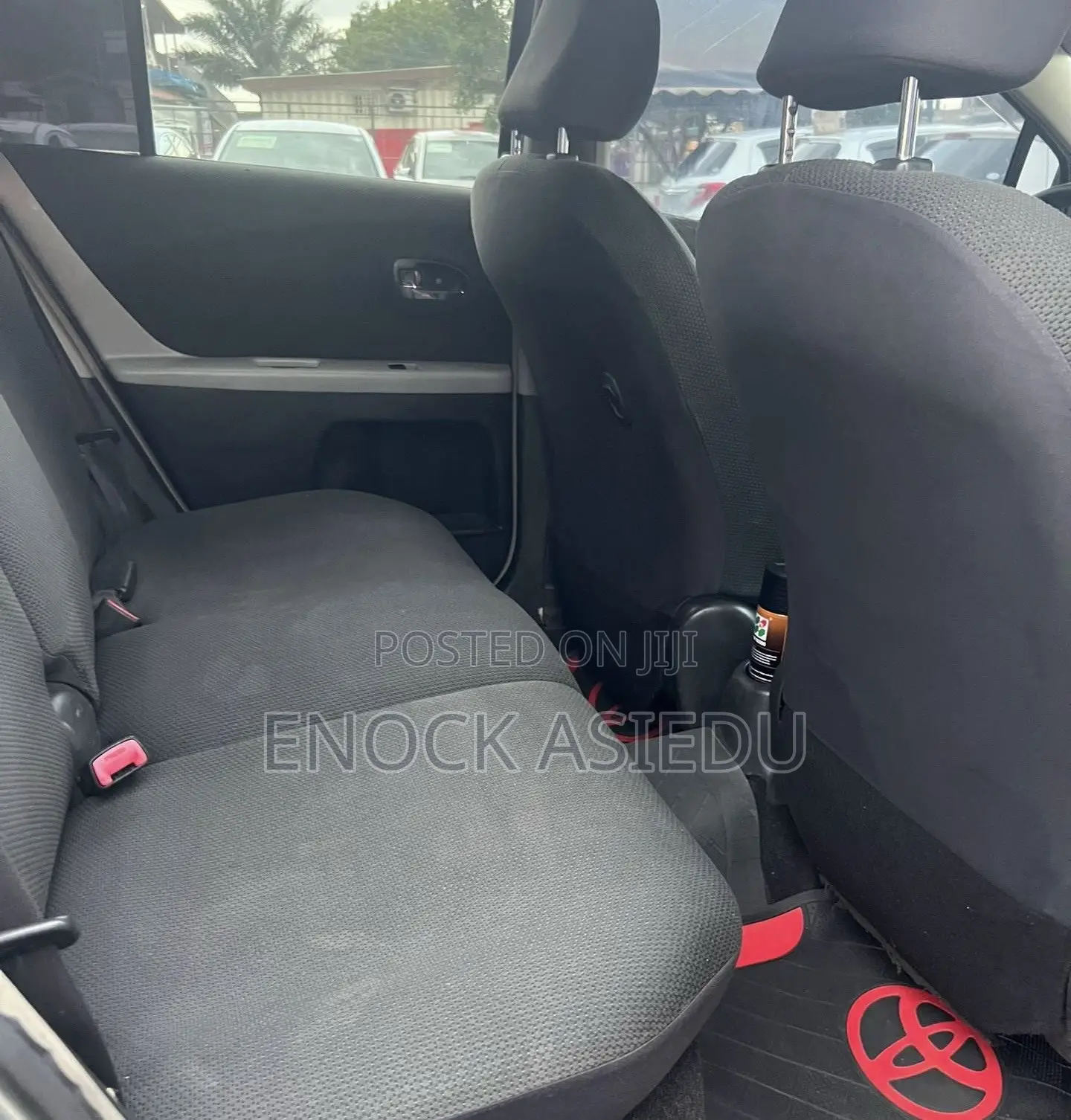 Toyota Vitz 1.3 AWD 3dr 2010 Gray