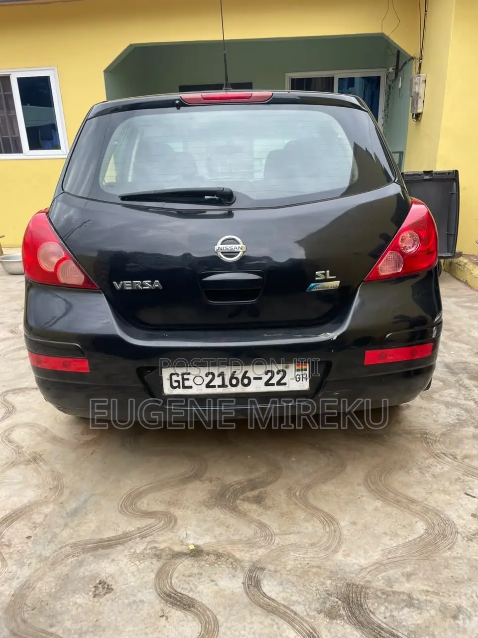 Nissan Versa 2011 Blue