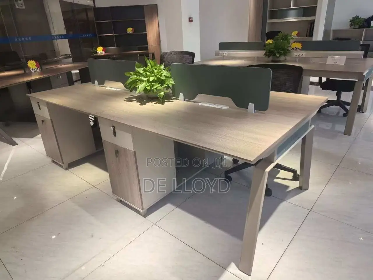 4 Seater Office Station