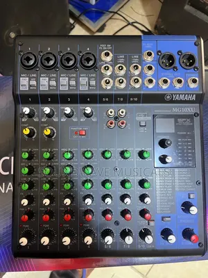 MG10XU Mixer Console