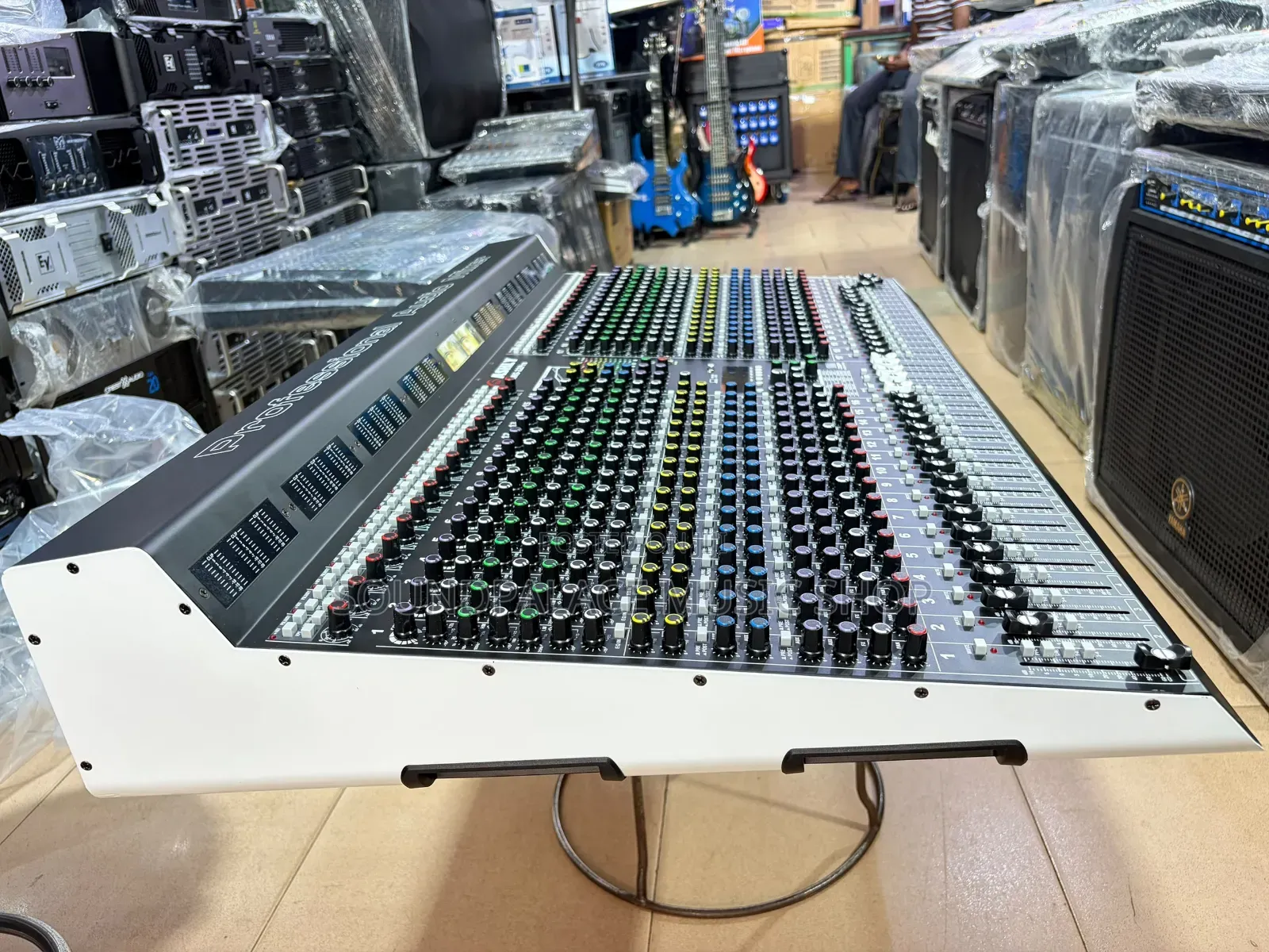 Ashley King-32Pro Professional 32-Channel Analog Audio Mixer