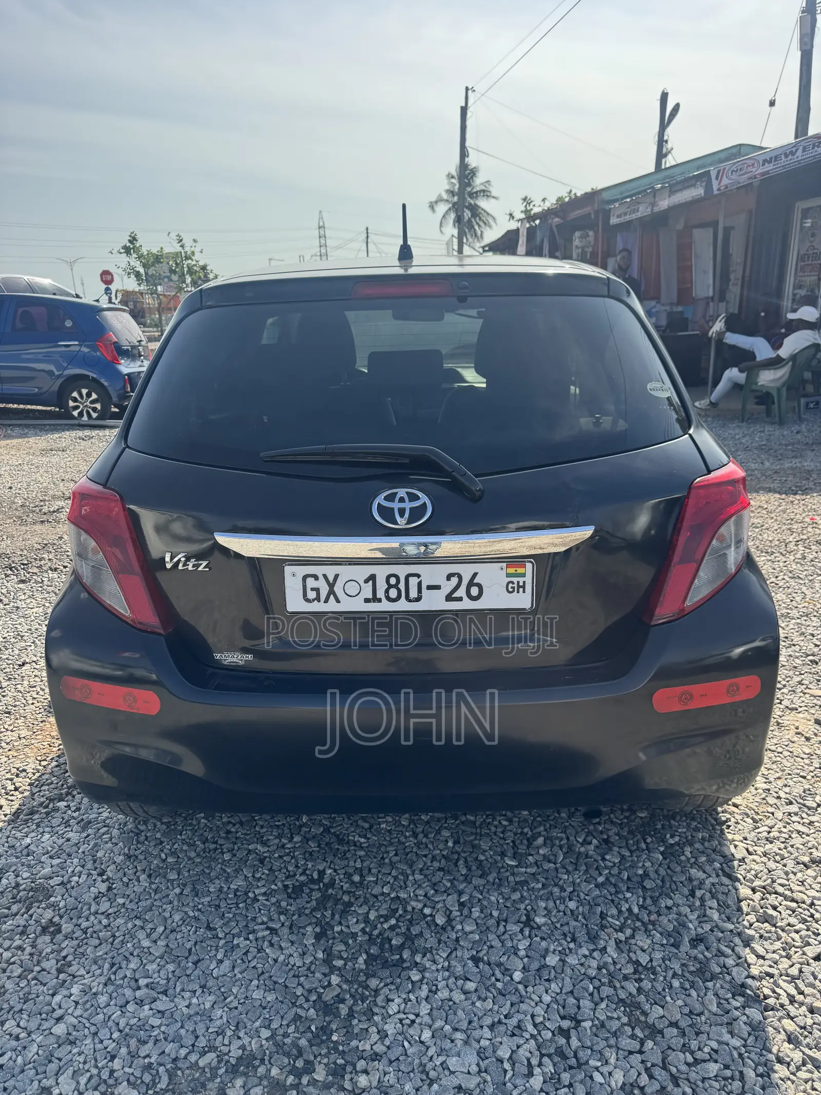 Toyota Vitz 1.3 FWD 5dr 2012 Black