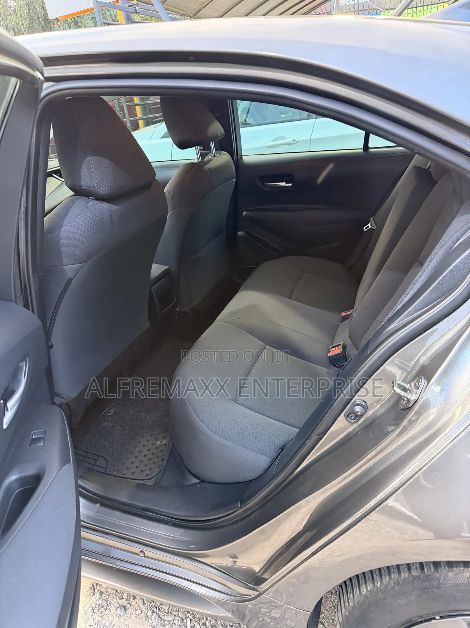Toyota Corolla LE 2021 Gray