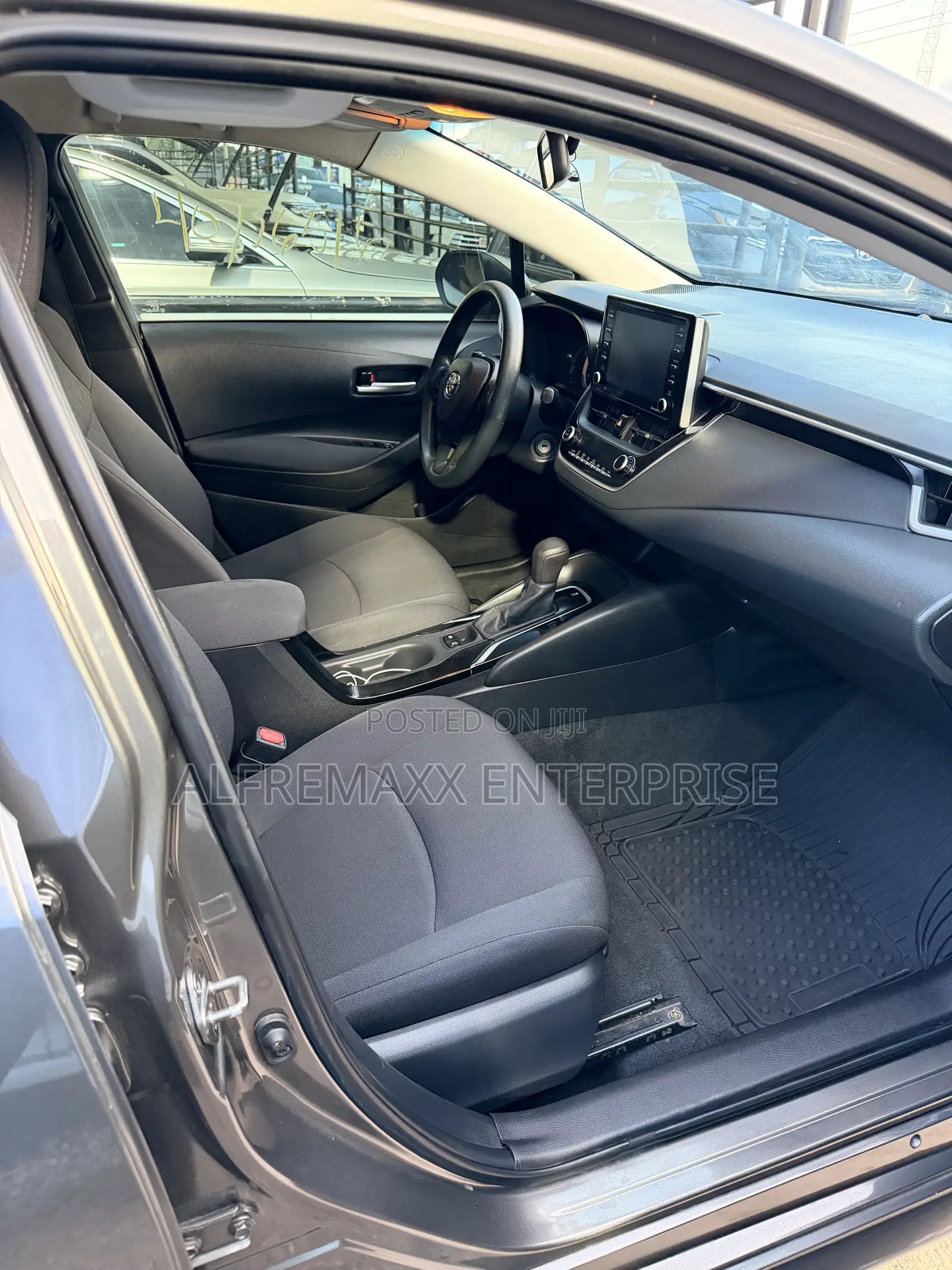 Toyota Corolla LE 2021 Gray