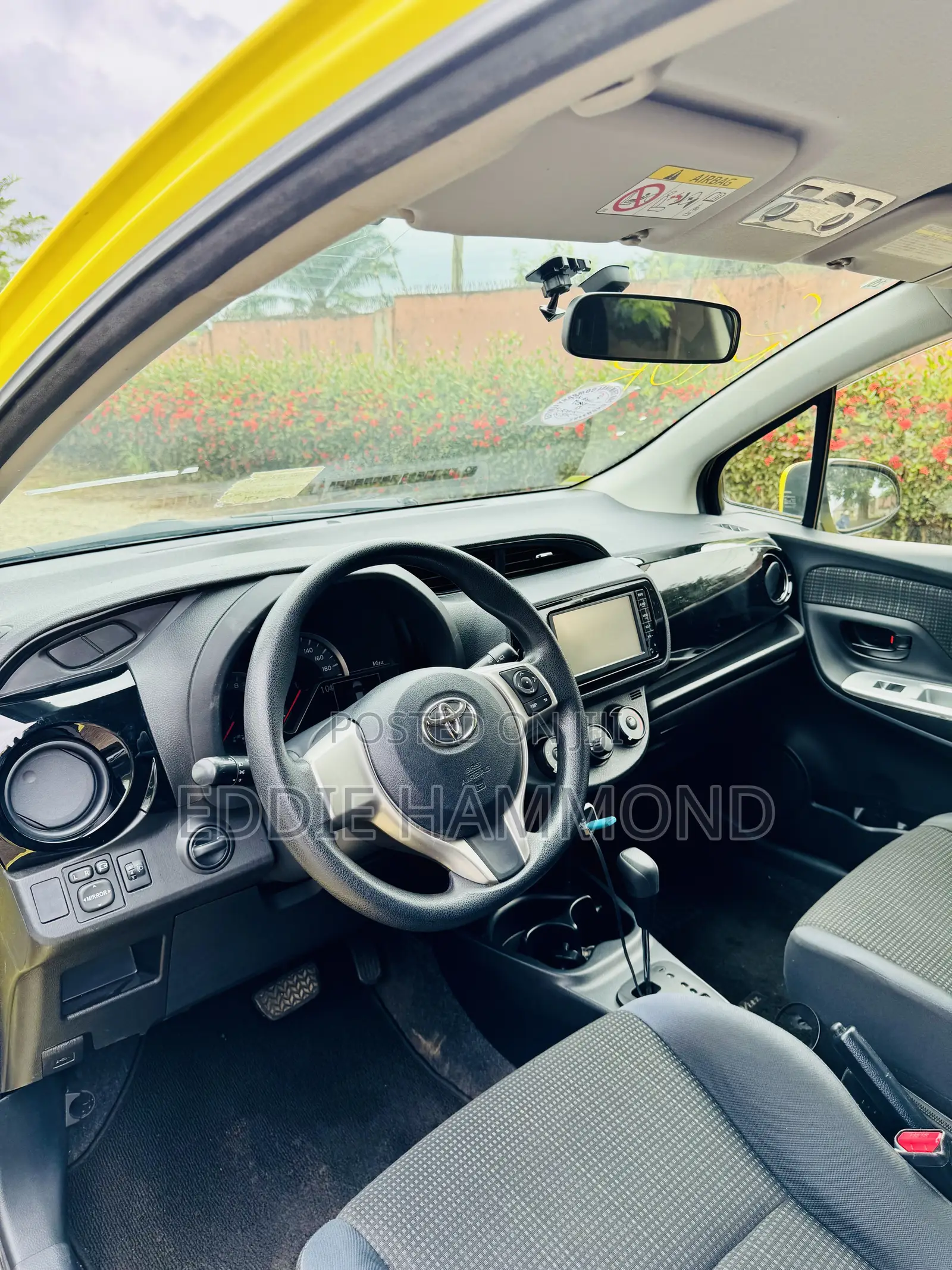 Toyota Vitz 1.3 AWD 5dr 2015 Yellow