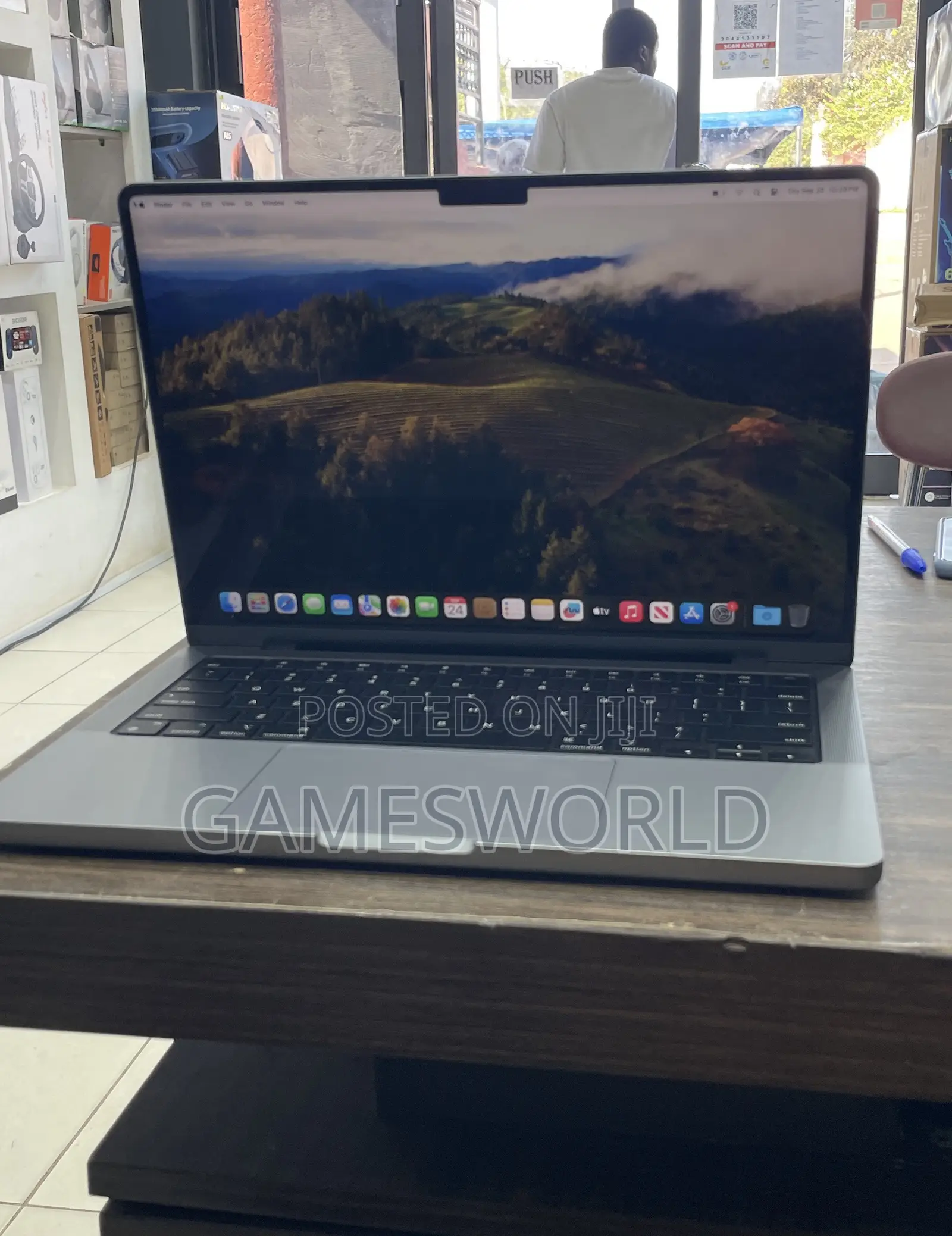 Laptop Apple MacBook Pro 2023 M3 8GB Apple M3 SSD 1T