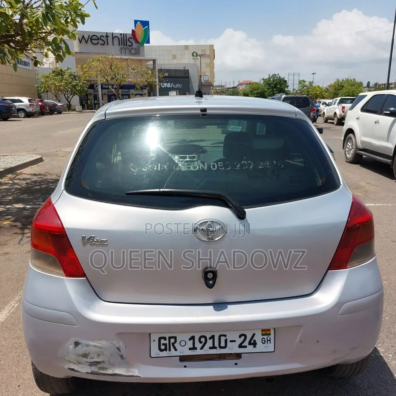 Toyota Vitz 2010 Silver