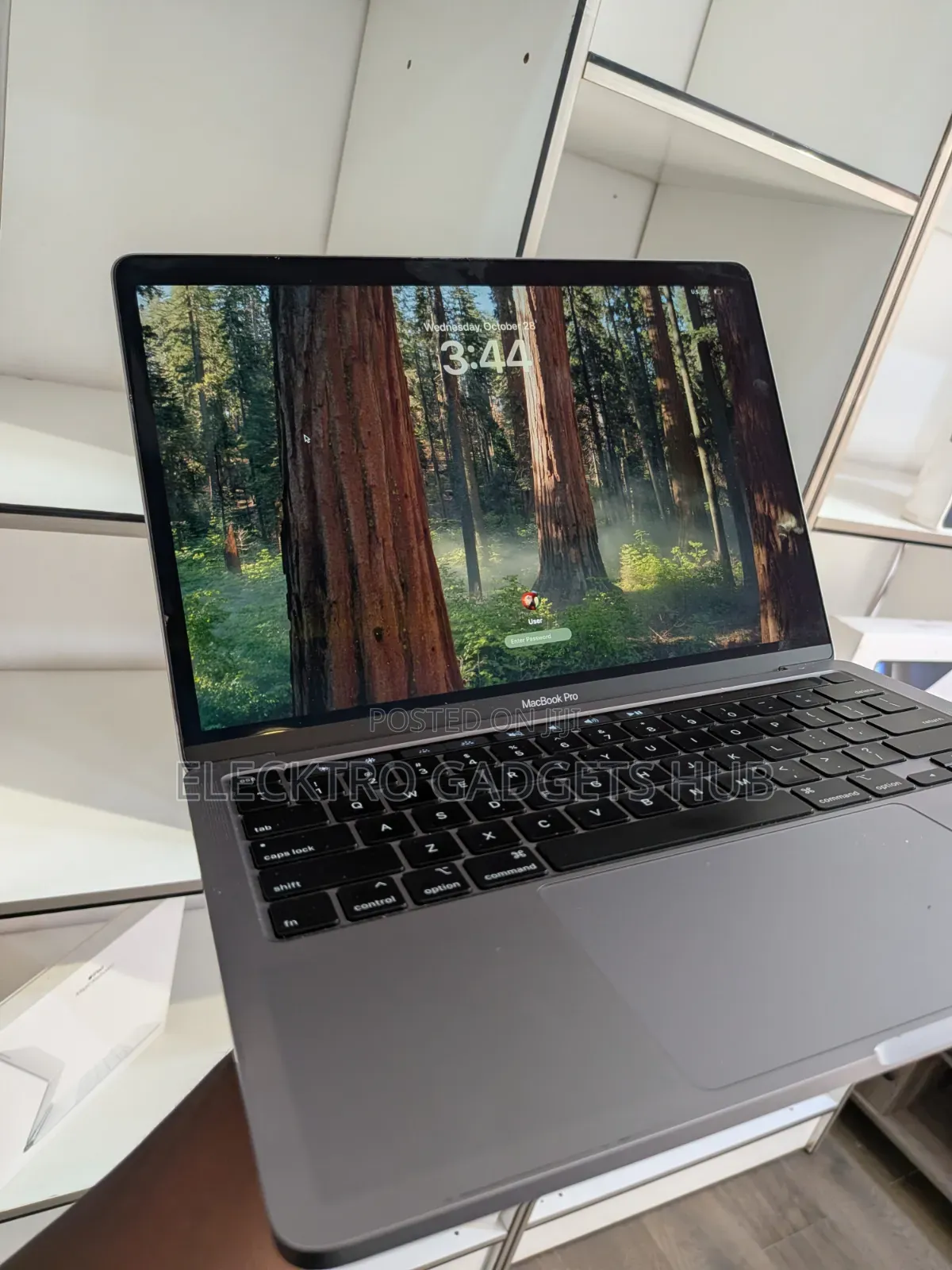 Laptop Apple MacBook Pro 2020 8GB Intel Core i5 SSD 256GB