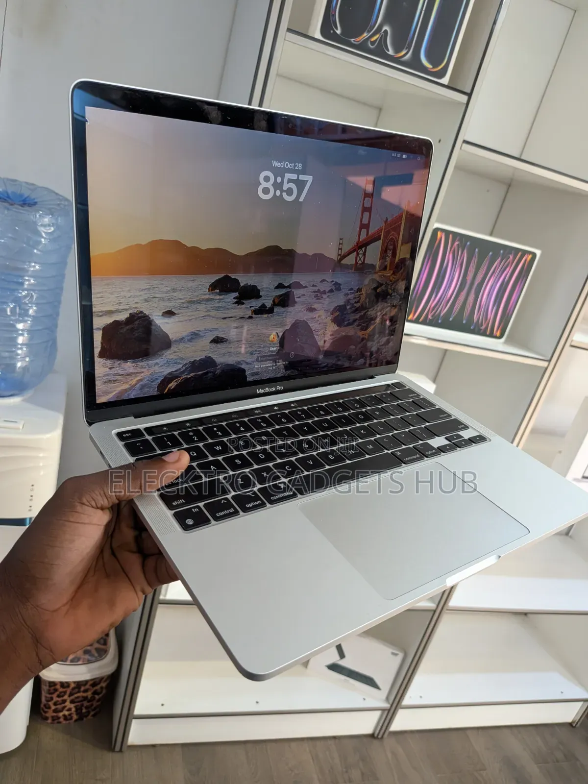 Laptop Apple MacBook Pro 2020 16GB Apple M1 SSD 512GB