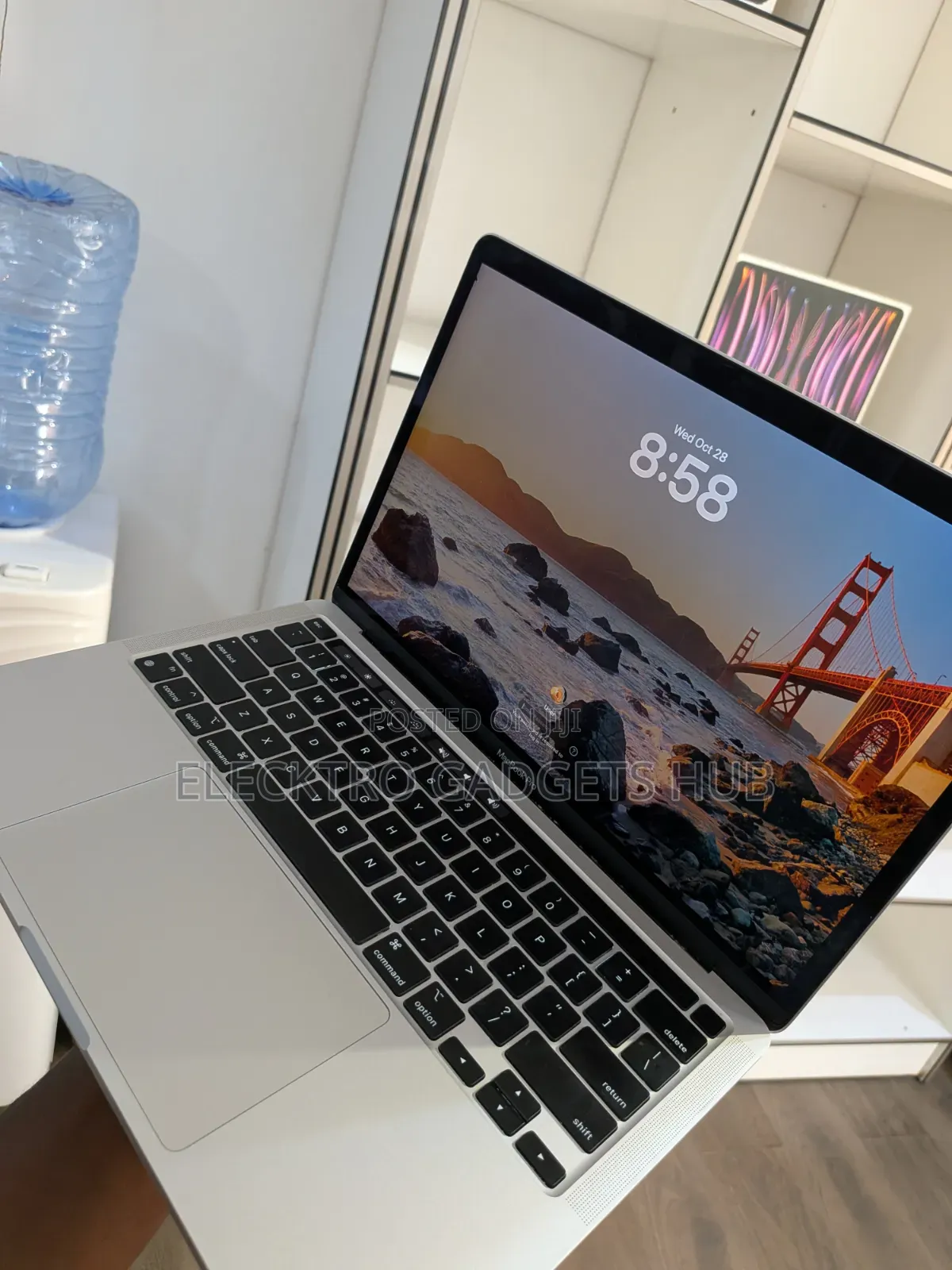 Laptop Apple MacBook Pro 2020 16GB Apple M1 SSD 512GB