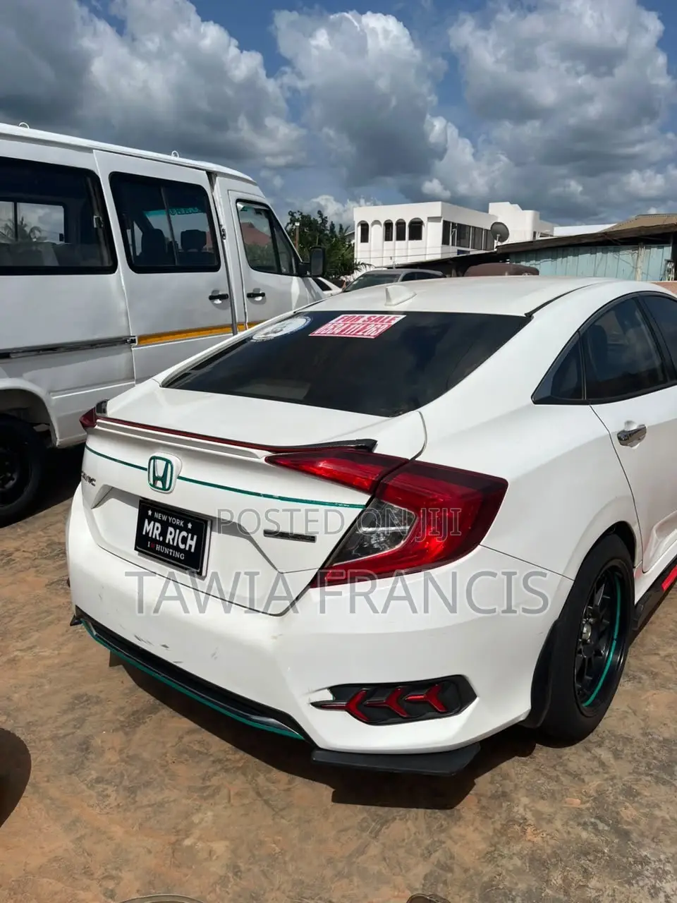 Honda Civic EX 4dr Hatchback (1.5L 4cyl) 2017 White