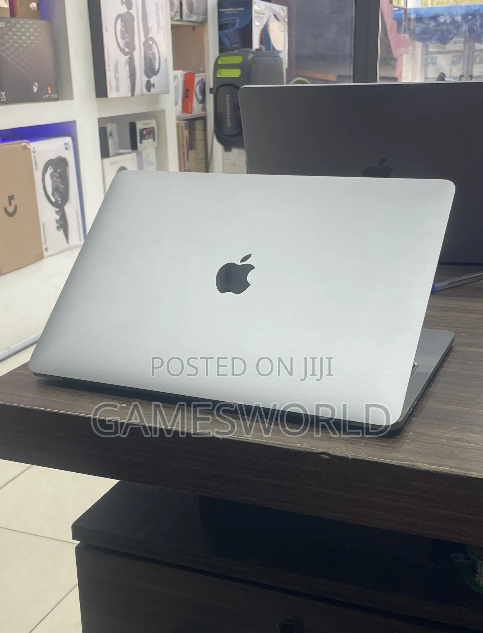 Laptop Apple MacBook Pro 2020 8GB Apple M1 SSD 256GB