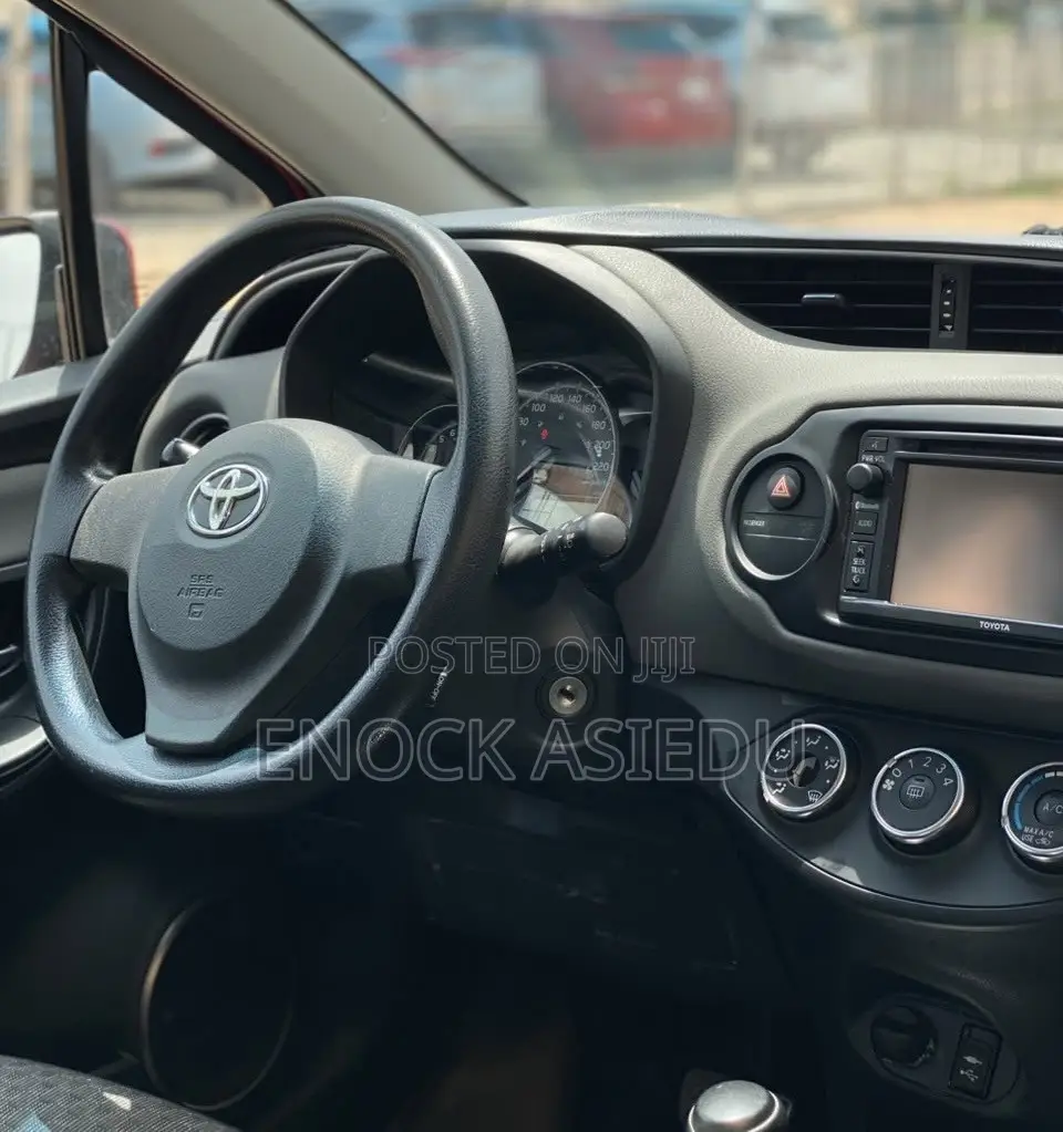 Toyota Yaris LE Hatchback 5dr 2014 Red