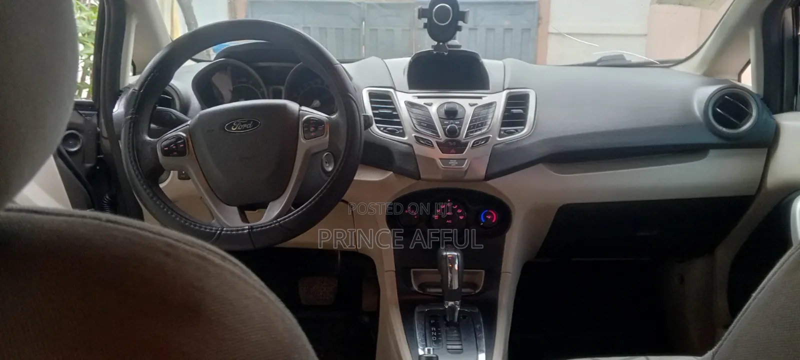 Ford Fiesta SE Sedan 2012 Gray