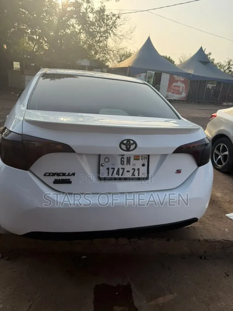 Toyota Corolla S Premium 4dr Sedan (1.8L 4cyl CVT) 2016 White