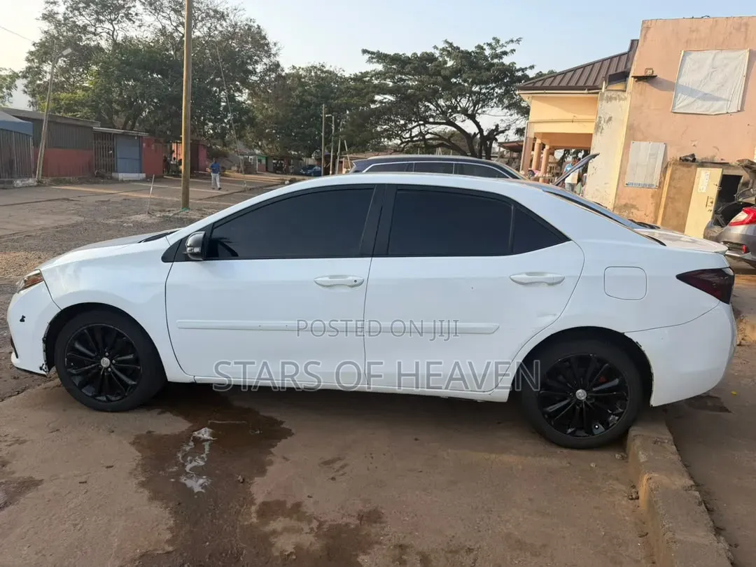 Toyota Corolla S Premium 4dr Sedan (1.8L 4cyl CVT) 2016 White