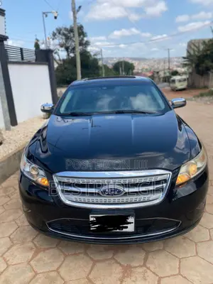 Ford Taurus 2010 Black